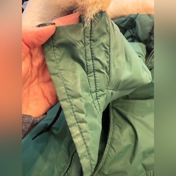 VINTAGE! L.L. Bean Goose Down Parka with Fur Hood- see measurements - Picture 15 of 16